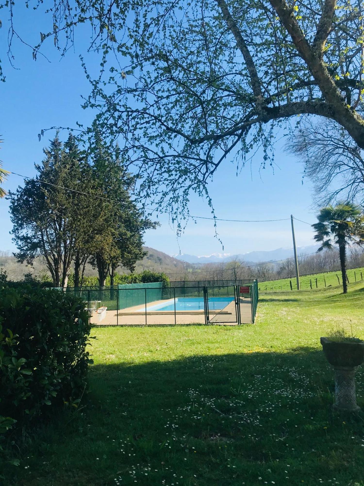 L'Oree Des Roses, Hebergement De Vacances Avec Jardin Et Piscine Gan Bagian luar foto